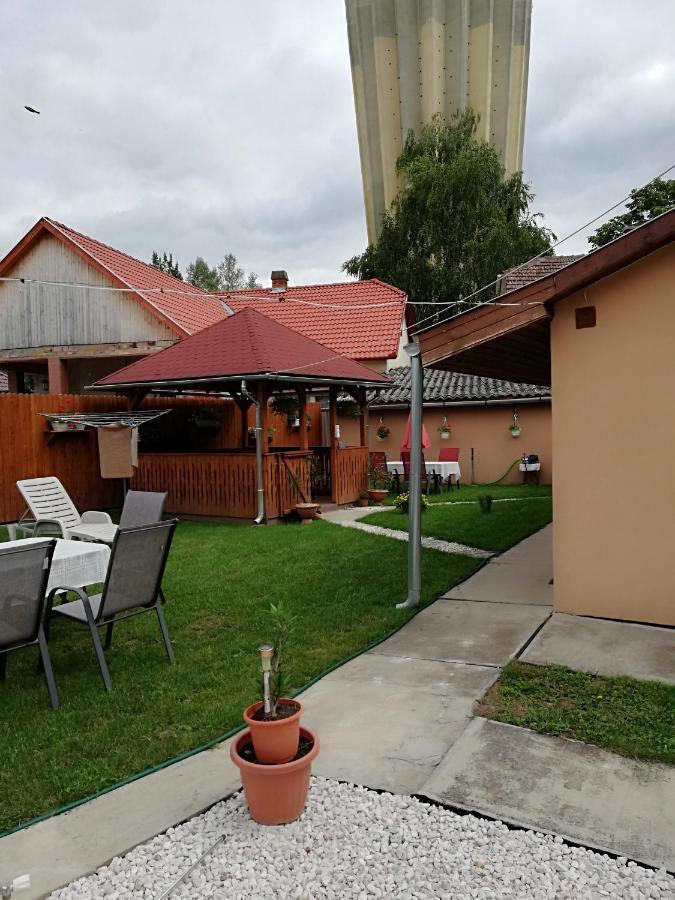 Csilla Apartman Makó المظهر الخارجي الصورة